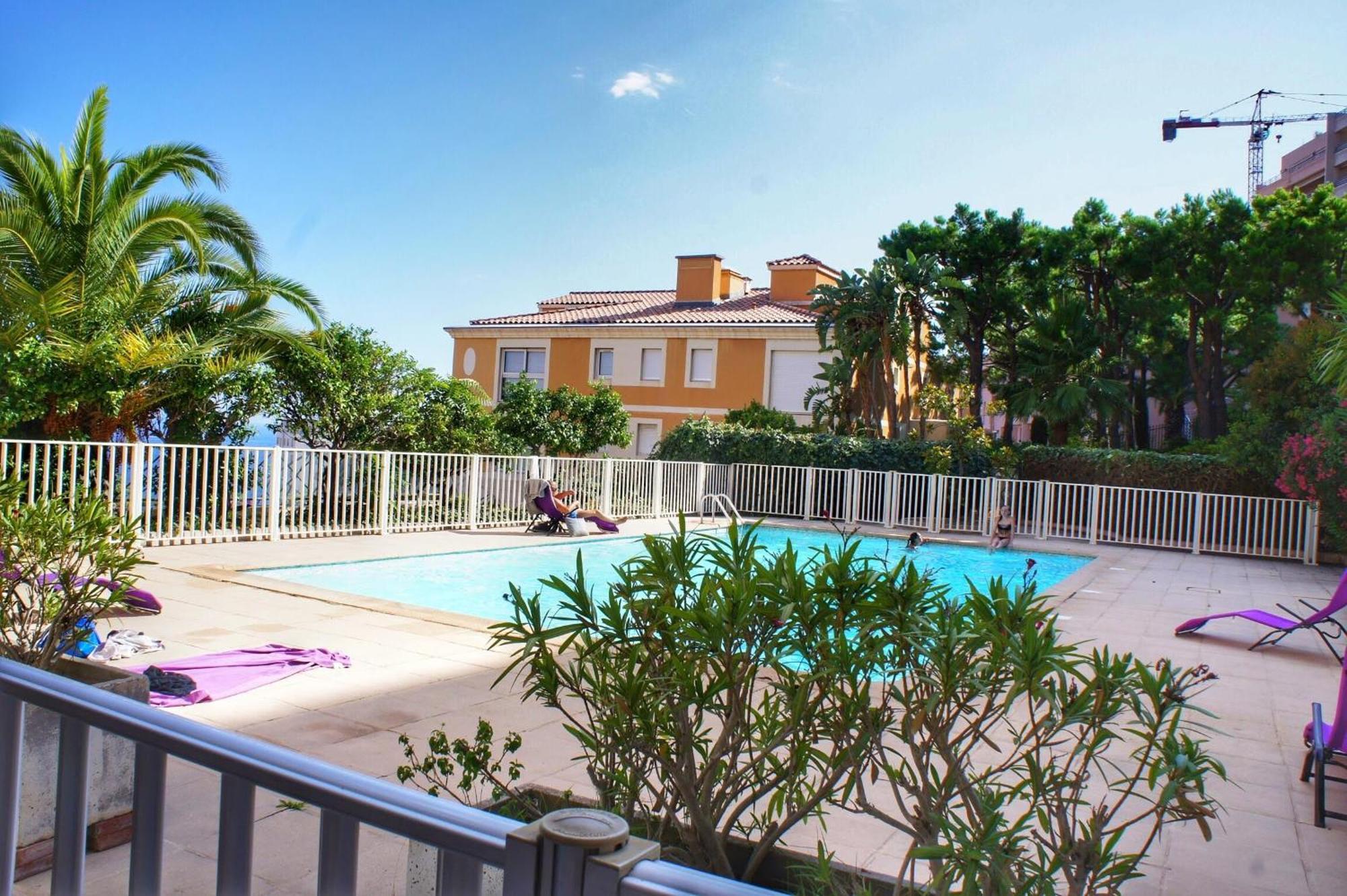 Direct Monaco Studio Devant Piscine โบโซเลย ภายนอก รูปภาพ