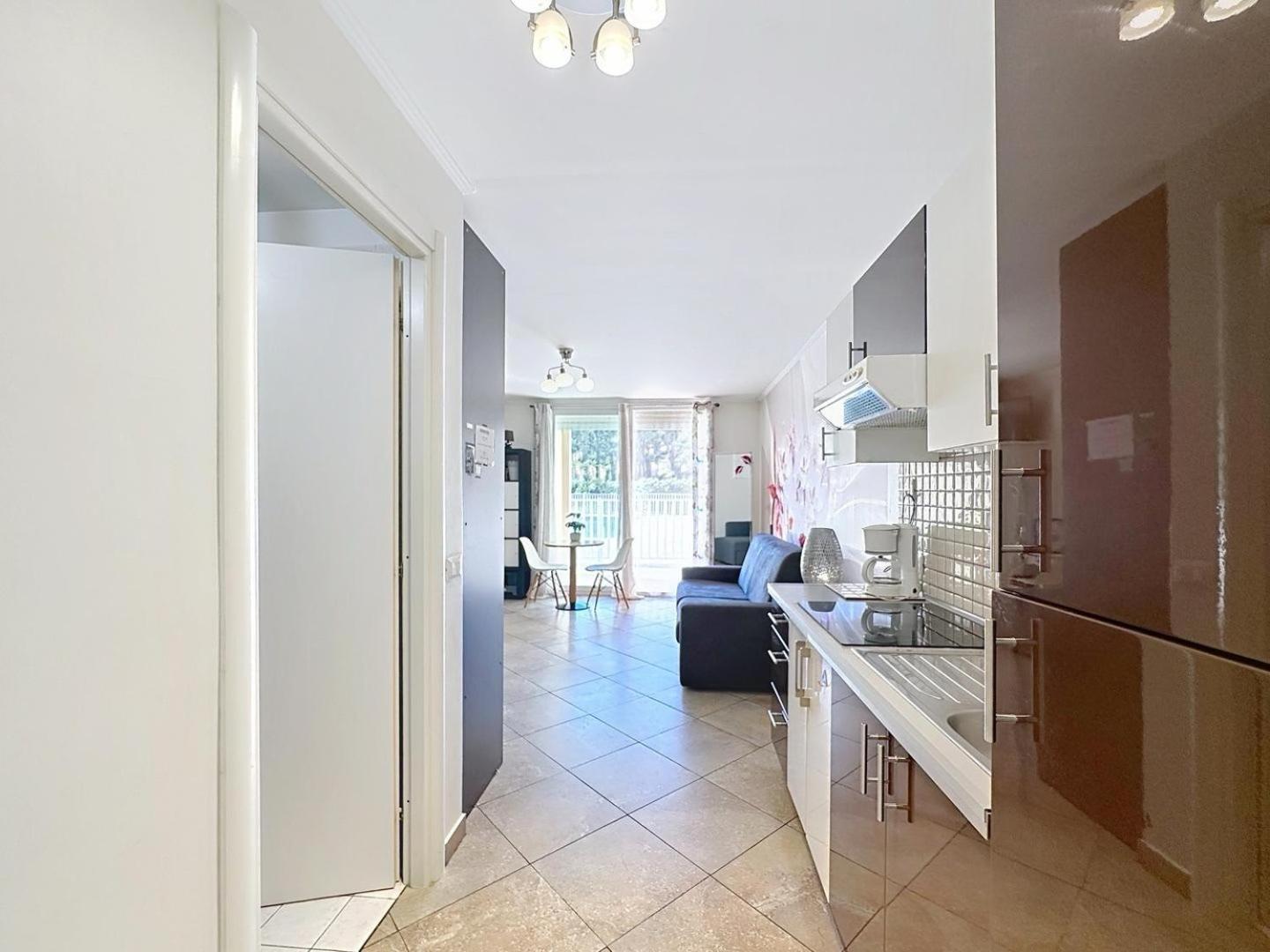 Direct Monaco Studio Devant Piscine โบโซเลย ภายนอก รูปภาพ